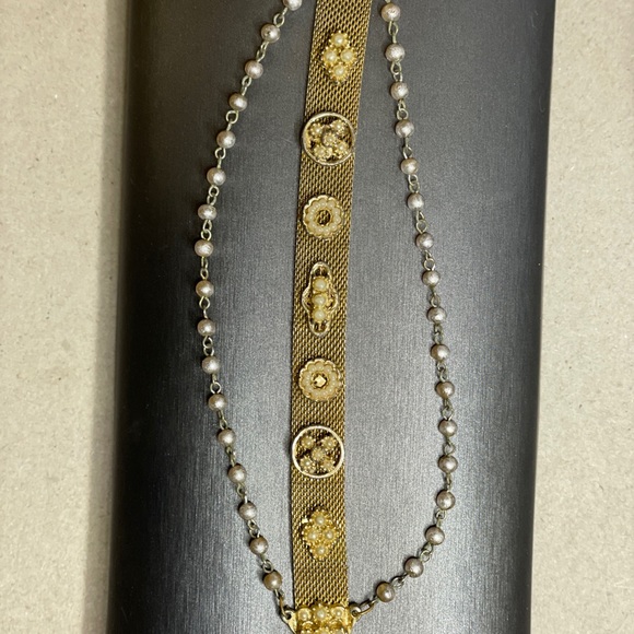 Antique Mesh Bracelet Seed Pearls In A Gold Tone Size 7 mesh is 1/2” Beautiful. - Picture 4 of 12